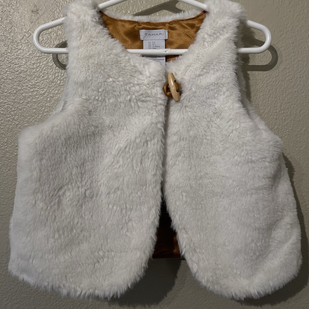 Tahari Toddler Faux Fur Vest White Wood Button Satin Winter Cute Cozy Size 4T